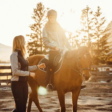 Erlebnisgut & Reiterhof Oberhabach 3*