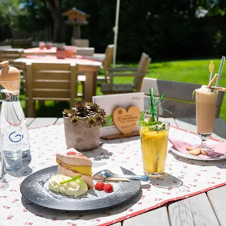 Erlebnisgut & Reiterhof Oberhabach Hotell 3*
