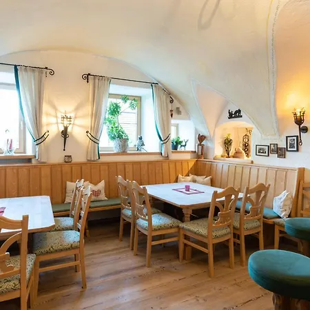 Erlebnisgut & Reiterhof Oberhabach Отель Бухен