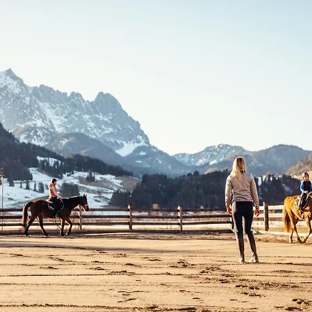 Erlebnisgut & Reiterhof Oberhabach 3*